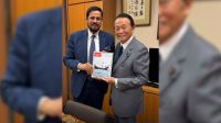 জাপানের সাবেক প্রধানমন্ত্রীর সঙ্গে এশিয়া প্যাসিফিক ইউনিভার্সিটি চেয়ারম্যানের সৌজন্য সাক্ষাৎ