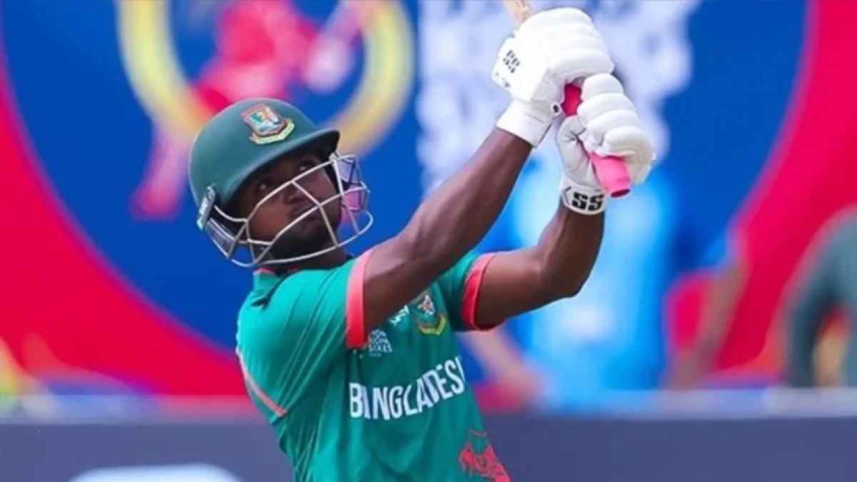 এক ওভারেই ৬ ছক্কা