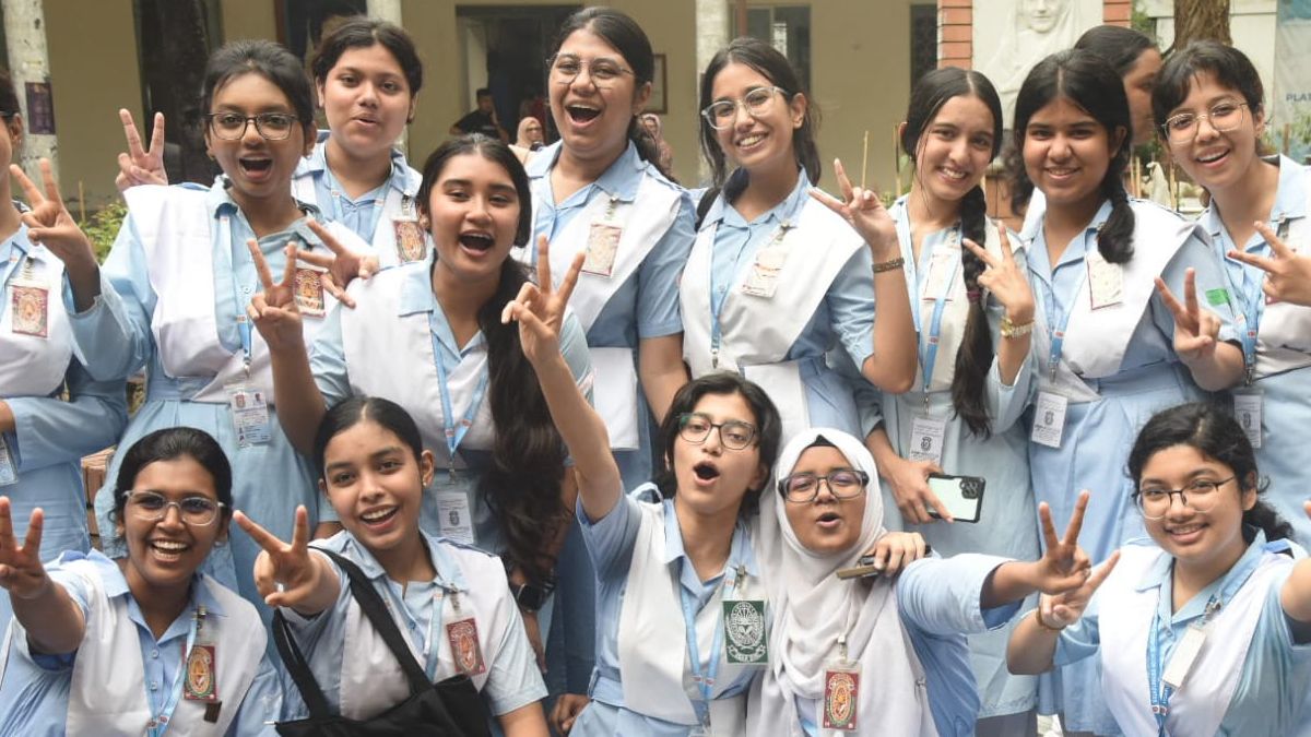 অর্ধেকের বেশি জিপিএ-৫ কমেছে ভিকারুননিসায়