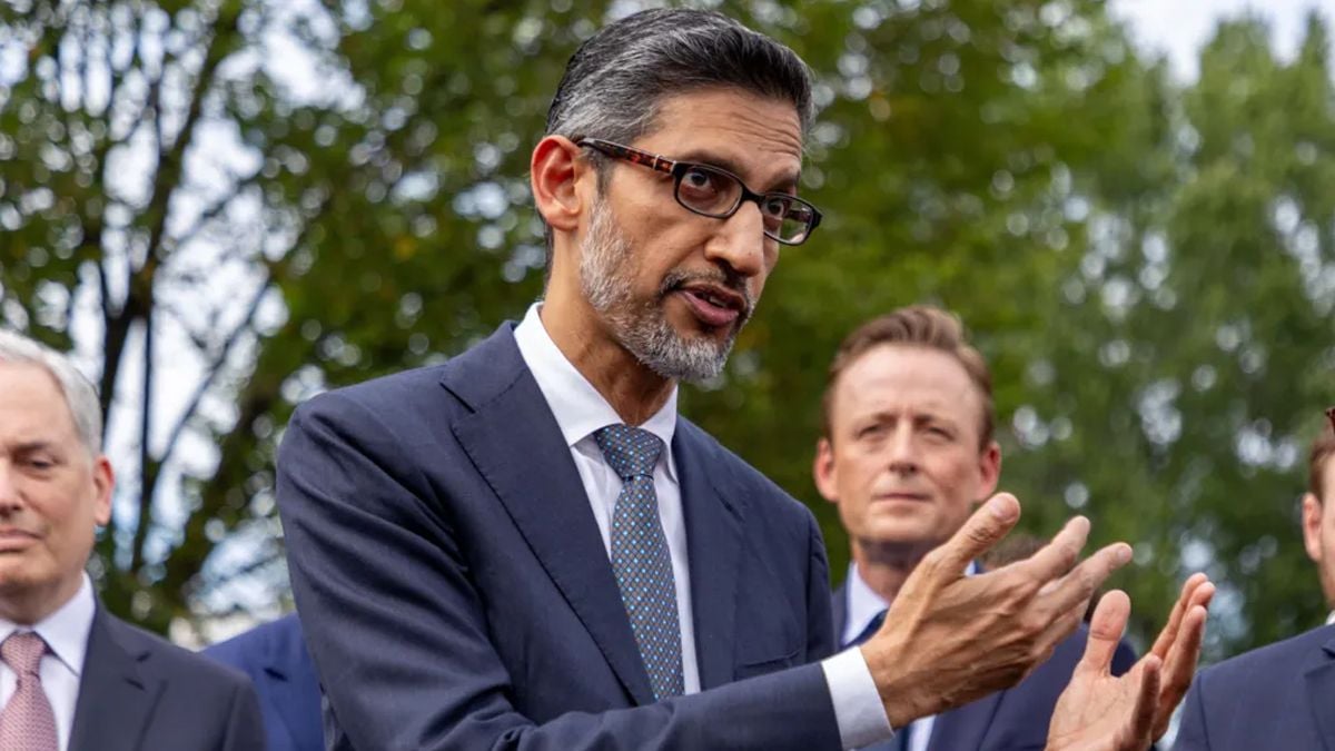 একদিনের ব্যবধানে ৫০ হাজার কোটি ডলার হারাল গুগল