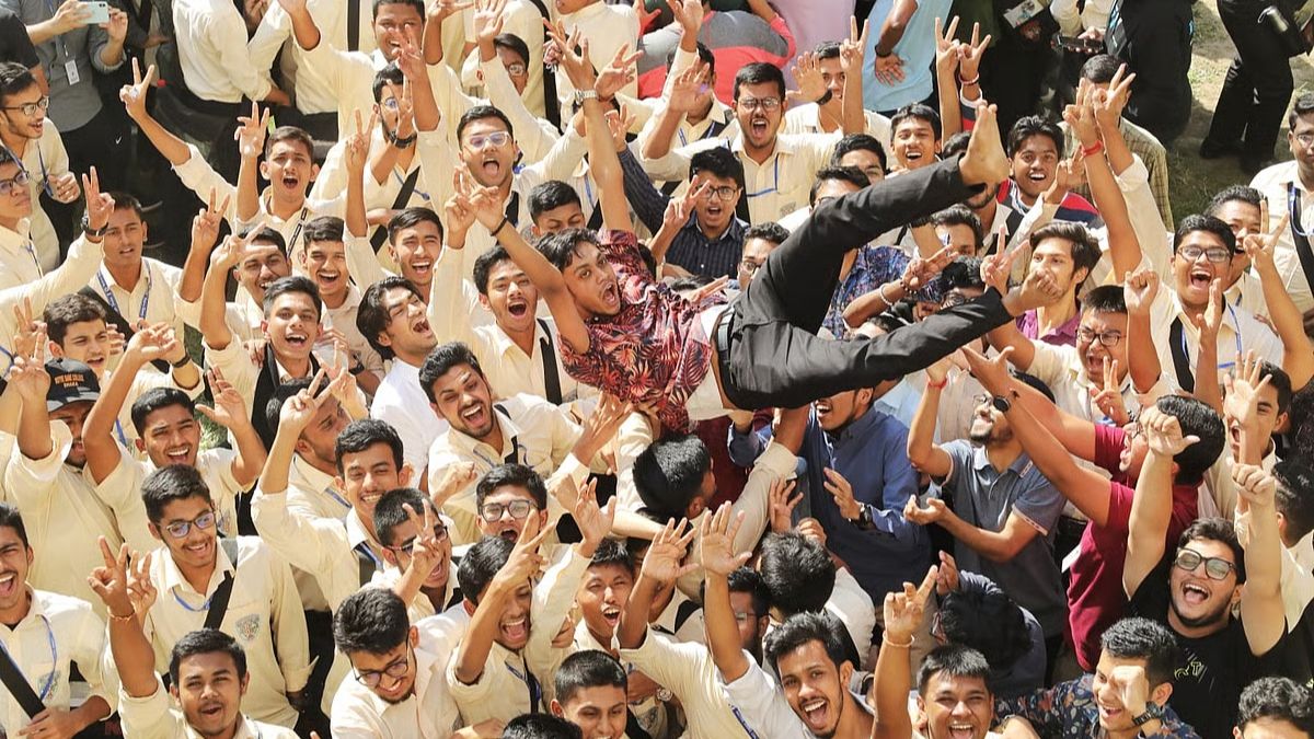 এবার জিপিএ-৫ এ এগিয়ে ছেলেরা