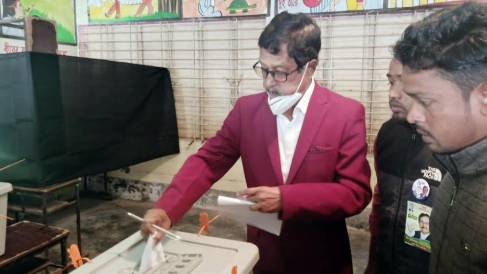 ভোট দিলেন ফজলুর রহমান