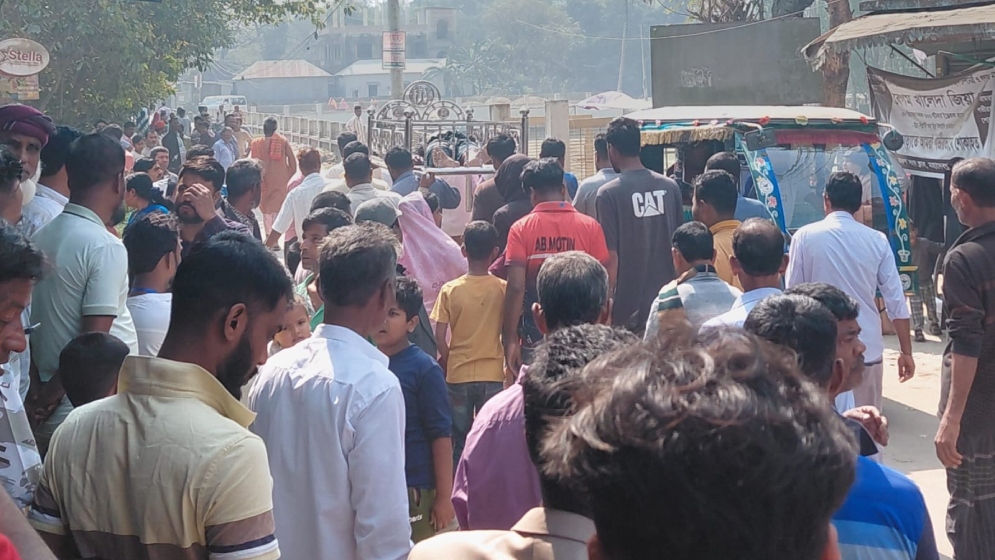 ব্যালটে সিল মারার আগেই মৃত্যুর কোলে ঢলে পড়লেন ভোটার